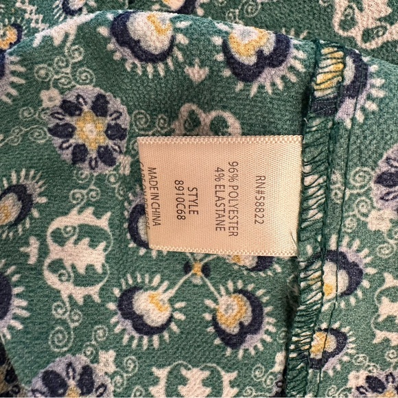 Max Studio Green and White Patterned Maxi Dress size small, about 48 inches long - Picture 6 of 7